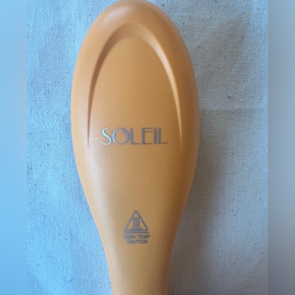 Soleil mini heat brush - Picture 1 of 3